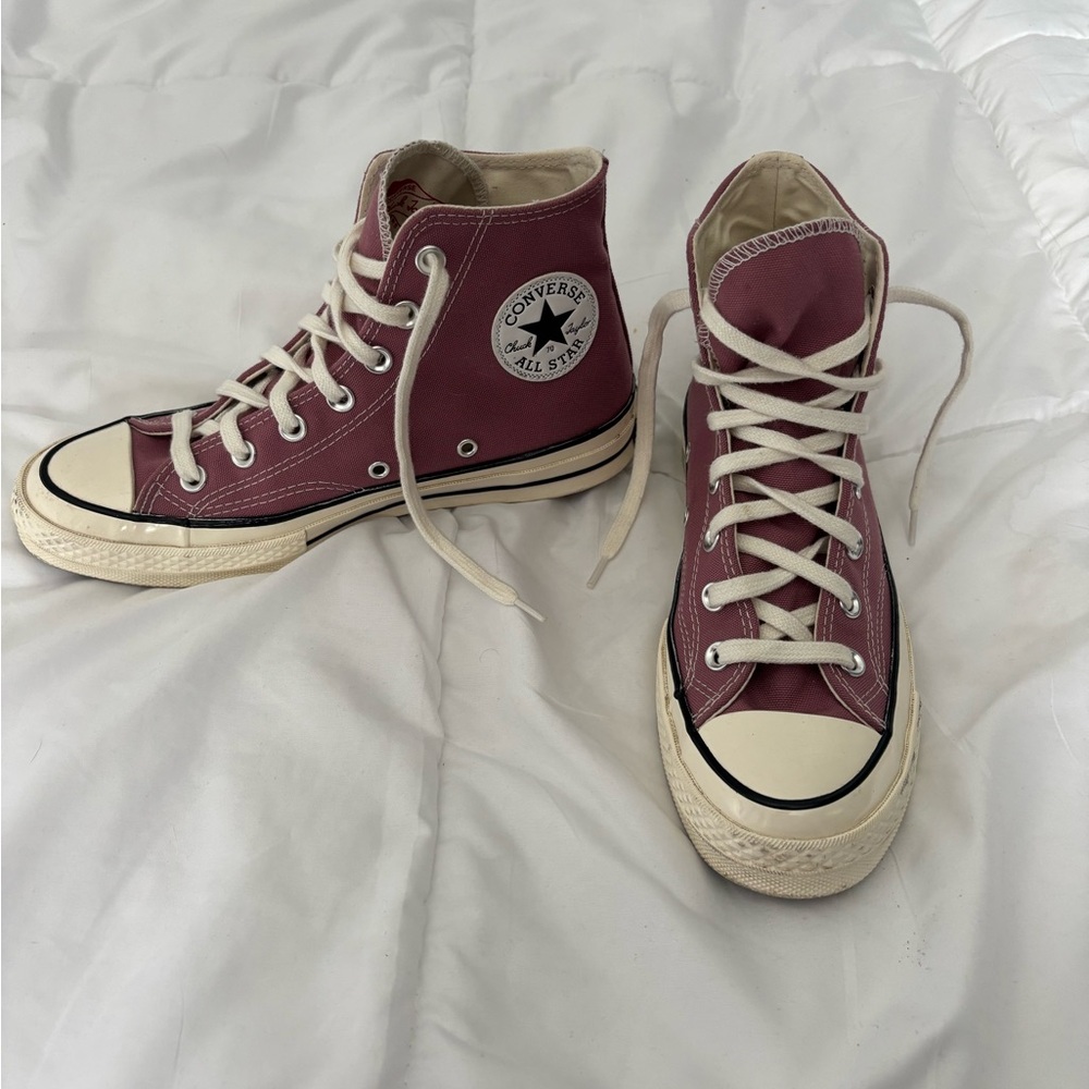 Converse Women's Sneakers - Burgundy and Cream